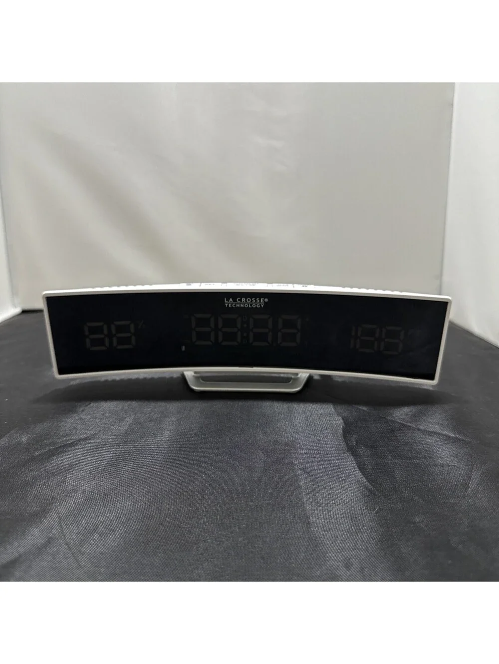 La Crosse Technology 602-247 Curve LED Alarm Clock Mirrored Lens W/ USB Cable